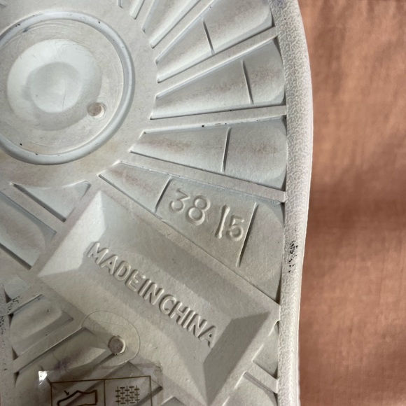 White sneakers, Platform Sneakers, US size 7, Pretty Little Thing - Picture 3 of 4